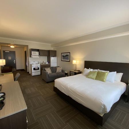 Crossroads Inn & Suites Paradise Bagian luar foto