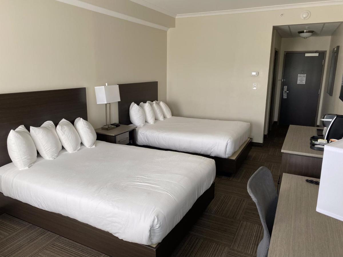 Crossroads Inn & Suites Paradise Bagian luar foto