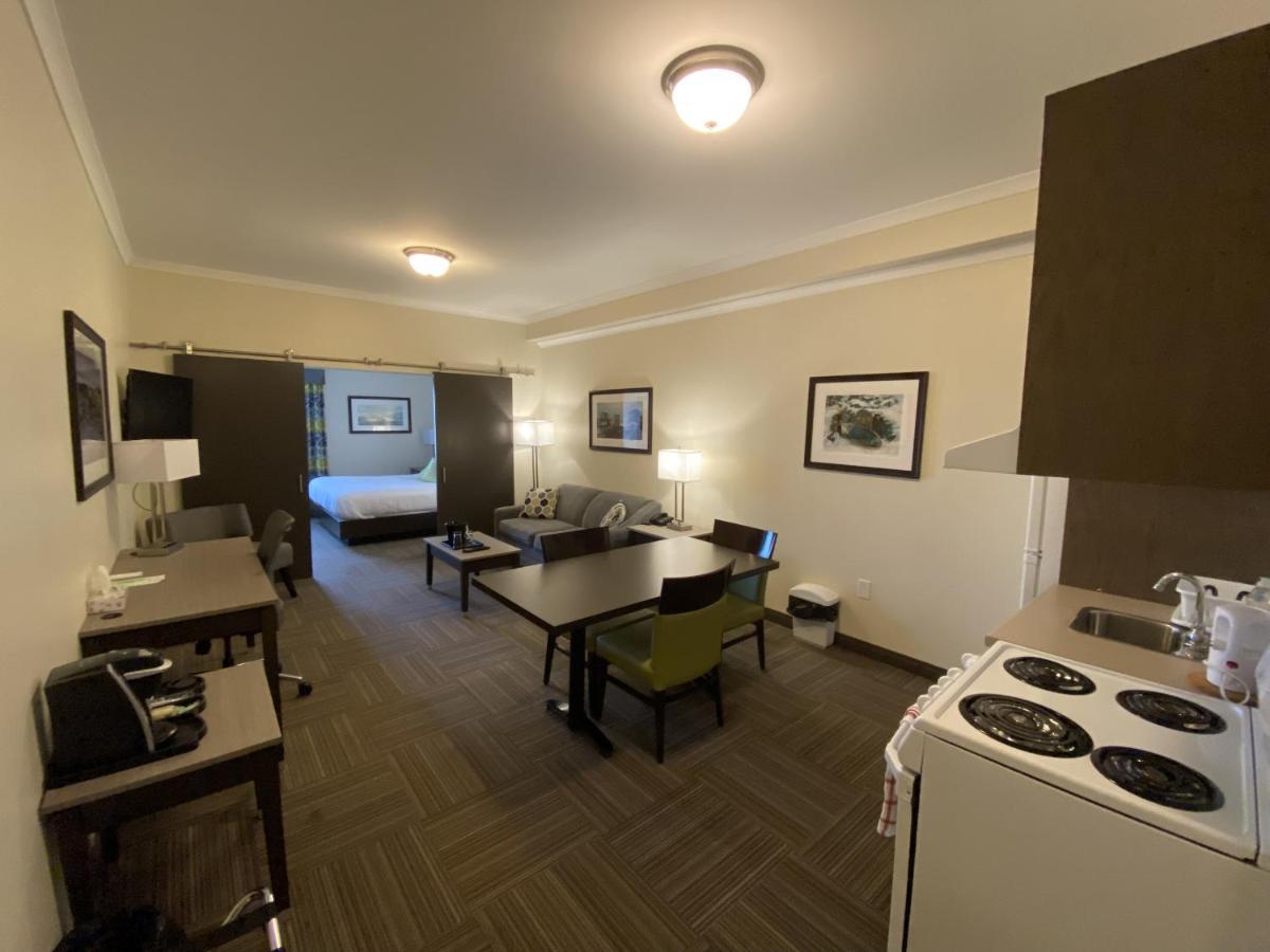 Crossroads Inn & Suites Paradise Bagian luar foto