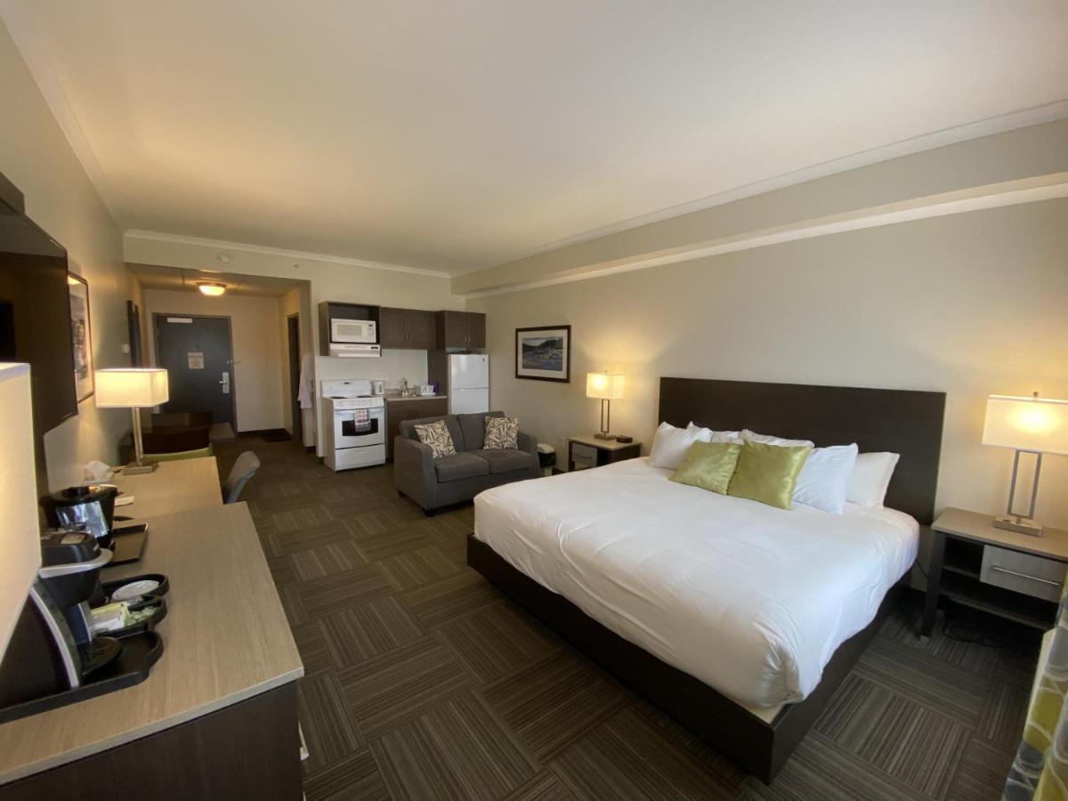 Crossroads Inn & Suites Paradise Bagian luar foto