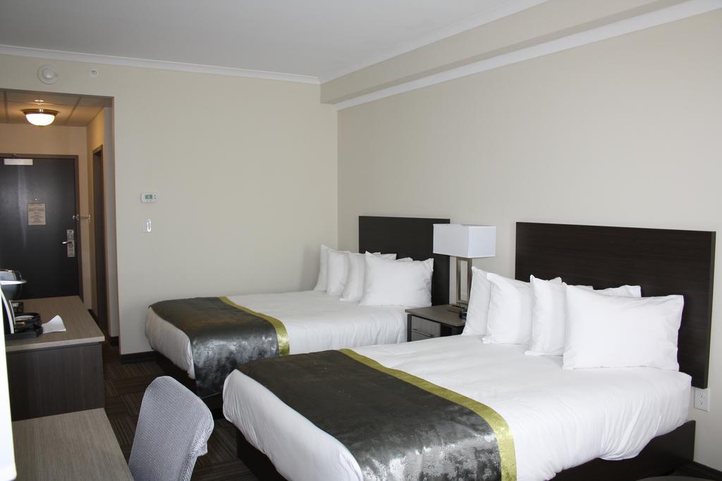 Crossroads Inn & Suites Paradise Bagian luar foto