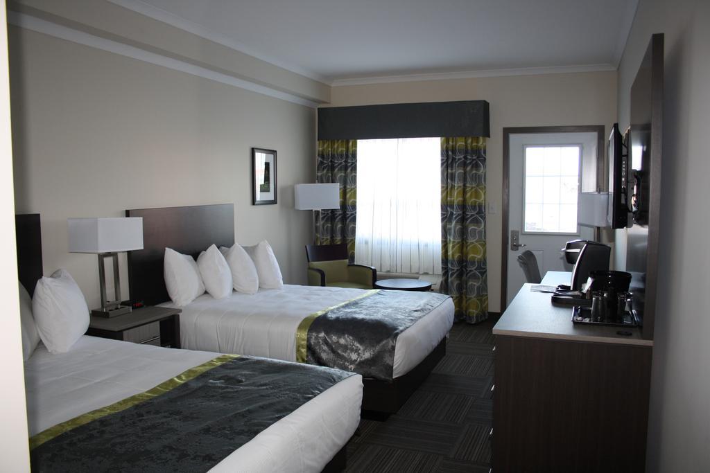 Crossroads Inn & Suites Paradise Bagian luar foto