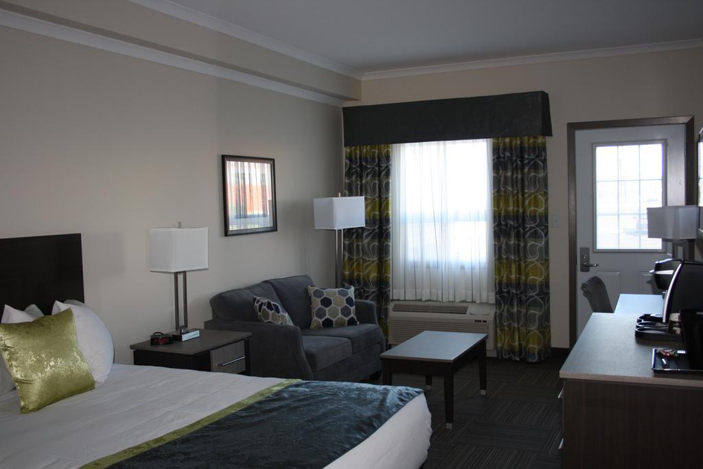 Crossroads Inn & Suites Paradise Bagian luar foto