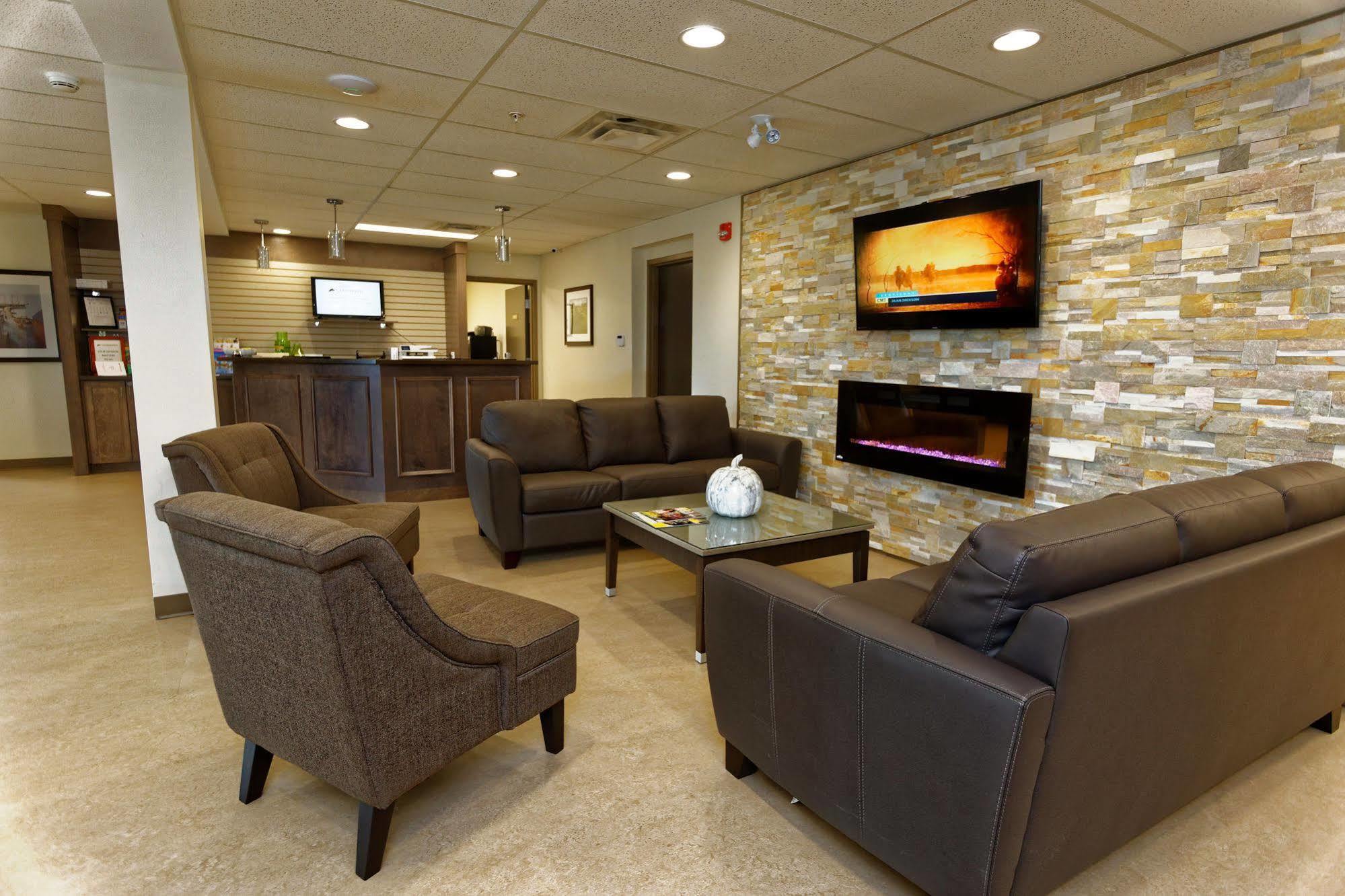 Crossroads Inn & Suites Paradise Bagian luar foto