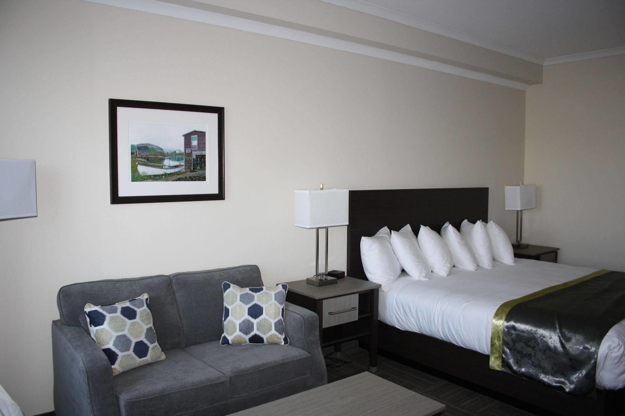 Crossroads Inn & Suites Paradise Bagian luar foto